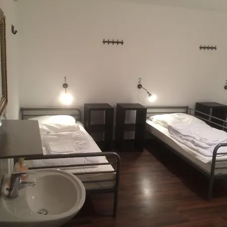 Station - For Backpackers