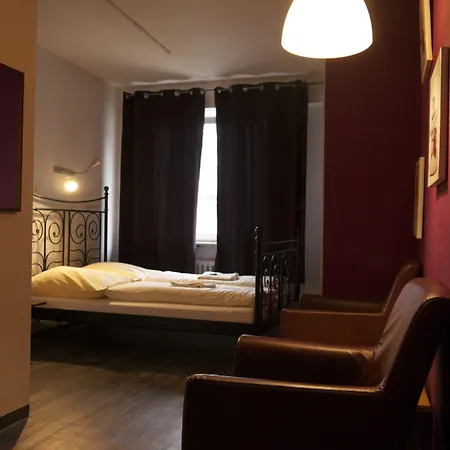 Station - For Backpackers *