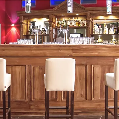 Hostel Station - For Backpackers *