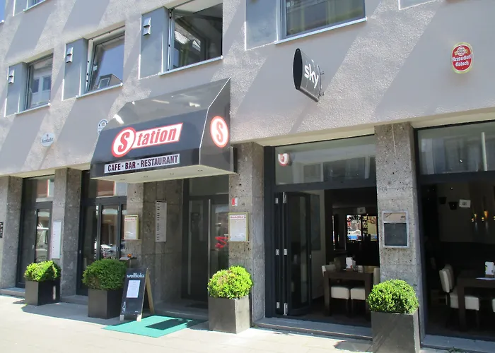 Station - For Backpackers *