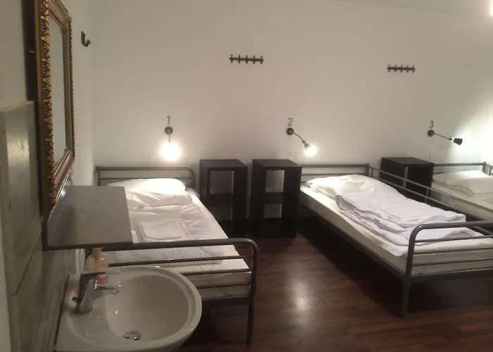 Station - For Backpackers