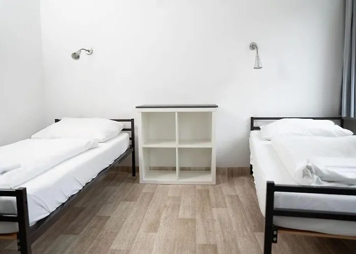 Hostel Station - For Backpackers