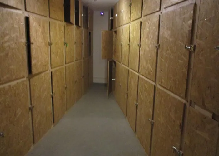 Hostel Station - For Backpackers *