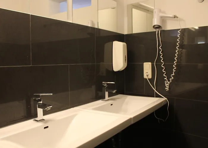 Station - For Backpackers *