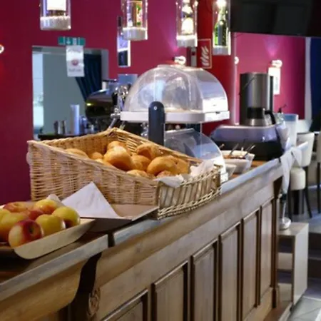 Station - For Backpackers *