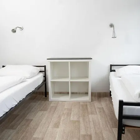 Hostel Station - For Backpackers