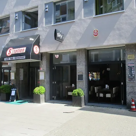 Station - For Backpackers Albergue *