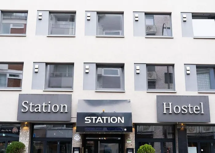 Station - For Backpackers אכסניה קלן