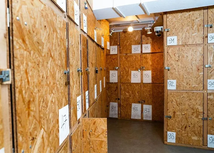 Station - For Backpackers