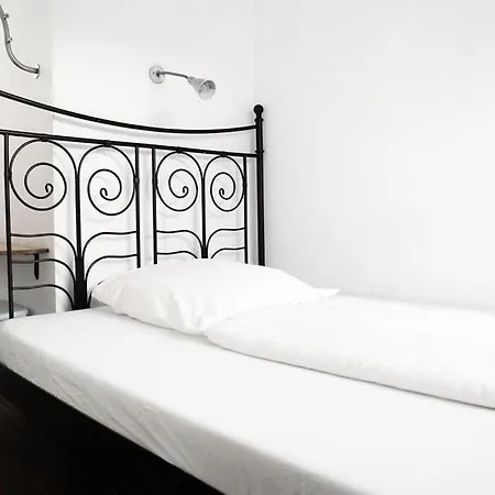 Station - For Backpackers Hostel *