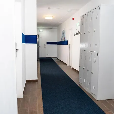 Hostel Station - For Backpackers *