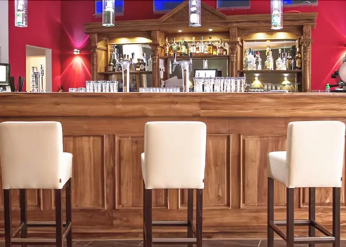 Hostel Station - For Backpackers *