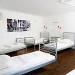 Station - For Backpackers אכסניה