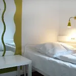 Station - For Backpackers אכסניה קלן