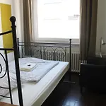 Station - For Backpackers קלן