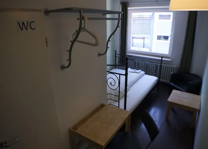 Hostel Station - For Backpackers *