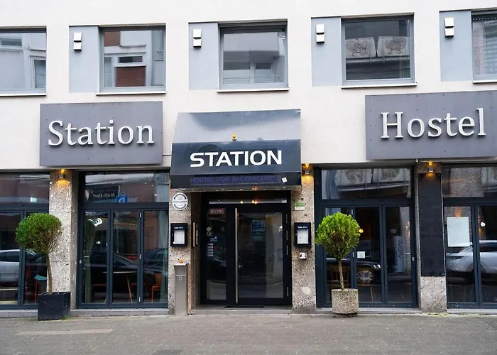 Station - For Backpackers *