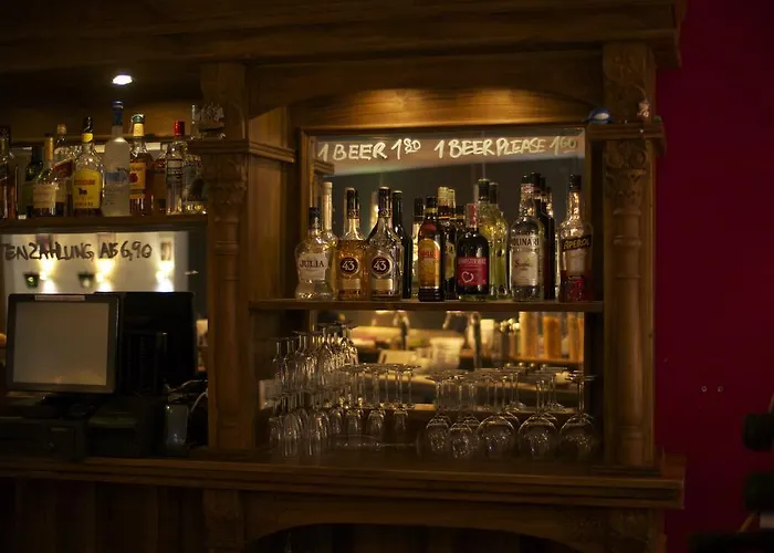 Hostel Station - For Backpackers *